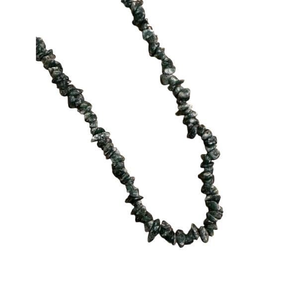 Green Moss Agate Gemstone Chip Necklace - Picture 2 of 6